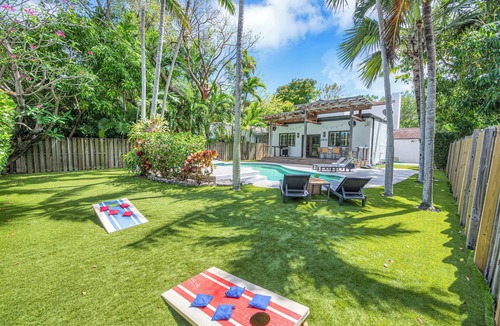 The Roads House | Wonderful Tropical Pool House Miami South Brickell