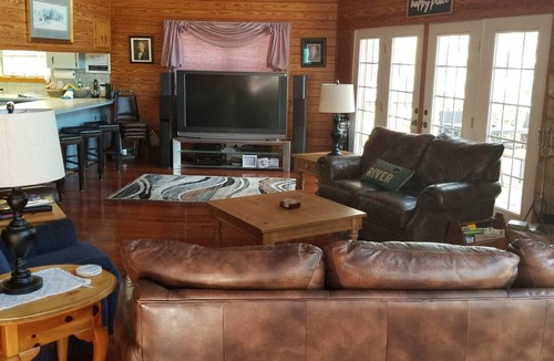 Branford House | Wonderful Vacation Home For Making MemoriesnWas 300 per night now 275 per night