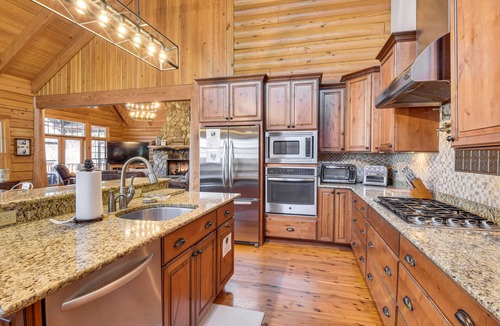Sapphire Cabin | Wooded Cabin: Mtn Views, Hot Tub & 2 Decks!