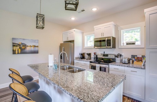 Lookout Valley Neighborhood Association House | Wooded Escape w/Beautiful Backyard + Mtn Views!