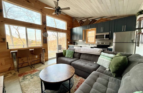 Robbinsville House | Wrigs Ridge | Tiny Cabin w/Views & Creek Sound