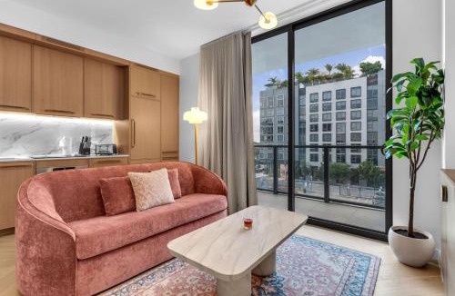 Wynwood Art District Apartment | Wynwood Studio With Pool and Gym Walk to Restaurants