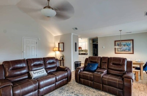 Savannah House | Year-Round Pool & Backyard Near Tybee Island