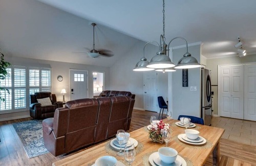 Savannah House | Year-Round Pool & Backyard Near Tybee Island