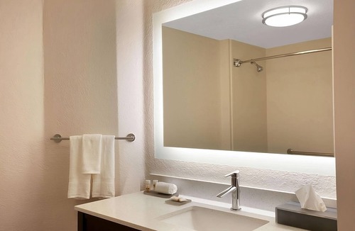Doral Hotel | You Found It! Free Parking, Free Breakfast, Onsite Pool, Pets Allowed