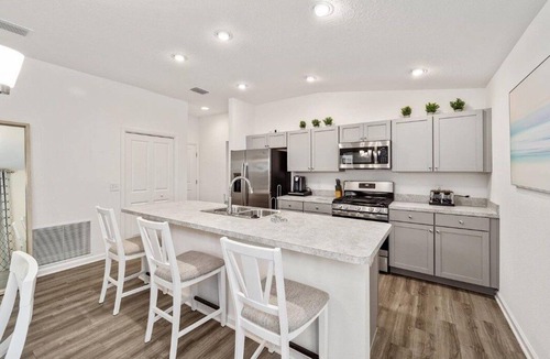 Okahumpka House | Your 2BR Escape: Golf, Games, and Getaways