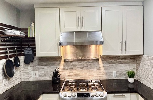Smyrna House | Your Atlanta Braves & Major international sporting event FUN Home Base!
