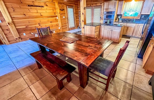Grassy Creek Cabin | Your Cool Escape Starts Here! 5BR/4BA w/Hot Tub, Pool Table, & WiFi!