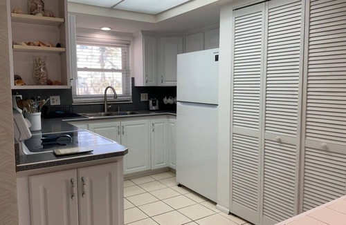 Englewood Condo | YOUR DREAM BEACH VACATION-BAY TO BEACH