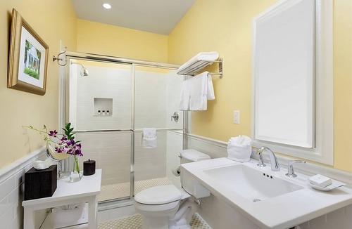 Uptown - Upper Duval House | Your Exciting Florida Vacation Starts Here! Ocean View, 3 Pools, Nightlife!