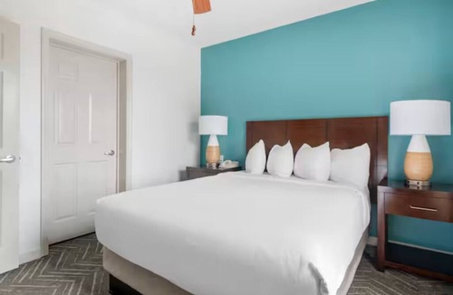 West Kissimmee Hotel | Your Favorite Part of the Trip Might Be This Stay! Outdoor Pool, Balcony!