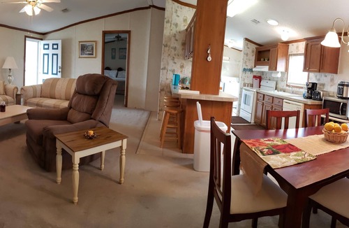 Buckhead Ridge House | Your Fishing Vacation Headquarters. Plenty of parking for boats, RV's, trucks.