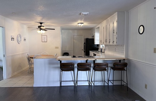 Rainbow City House | Your Home Away From Home In Rainbow City, Convenient Location