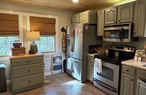 Sky Valley House | Your Home Away from Home-Spacious Escape in the Mountains