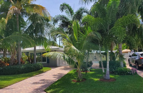 Lauderdale-by-the-Sea Apartment | Your own slice of Paradise is waiting for you! Great location walkable!