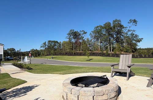 Greer House | Your Perfect Getaway – Clean, Modern & Prime Location