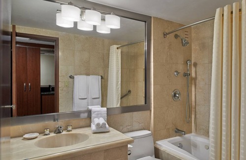 Sunny Isles Beach Hotel | Your Relaxing Getaway Awaits! 4 Great Units, Pool, Pets Allowed