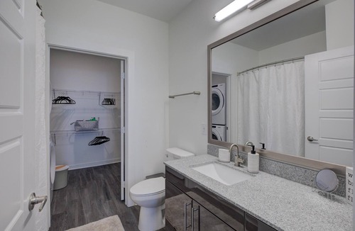 Memphis Apartment | Zen Oasis|Travel RNs|We <3 Long Stays