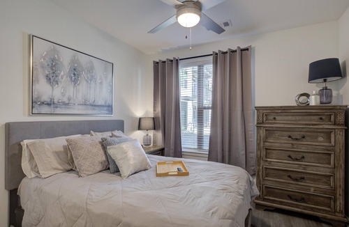 Memphis Apartment | Zen Oasis|Travel RNs|We <3 Long Stays