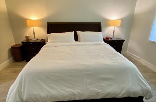 Weston Apartment | Zen Weston Condo Centrally Located