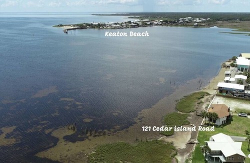 Salem House | zzWaterfront Cedar Island Beauty