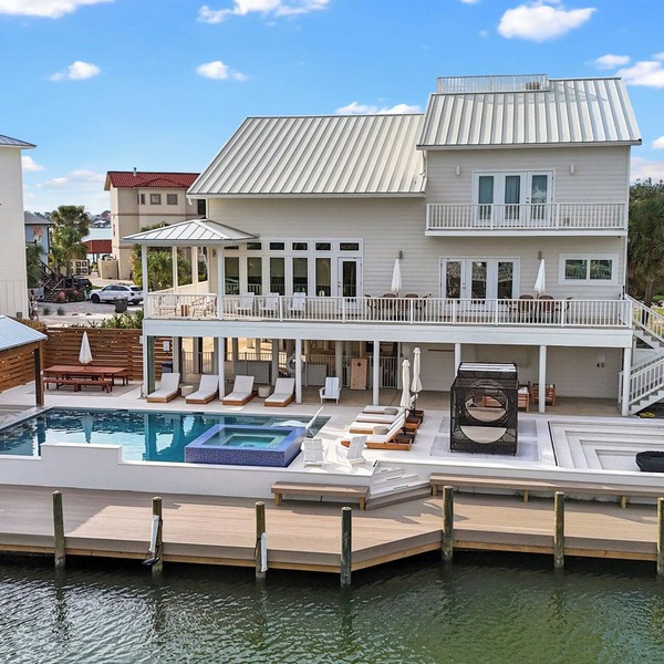 Perdido Key Luxury Beach & Bay Oasis-Heated Pool, Dock, Hot Tub, Firepit & More!