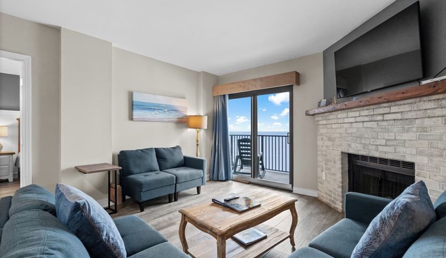 10% off weekly stays July 25 through August. Sat to Sat 3BR OF PENTHOUSE.