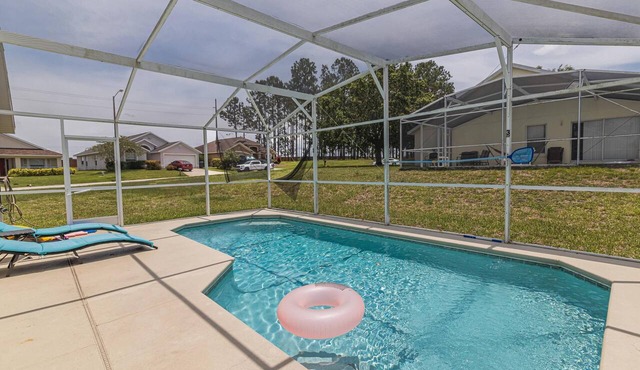 173 Hillside Dr in Davenport