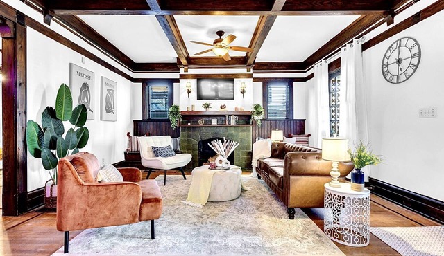 1929 Historic Craftsman Bungalow | King Bed