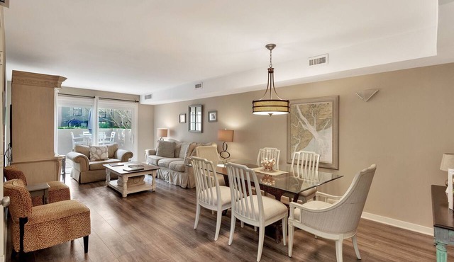 2 BR TH 1.5 Bath Sofa Bed Sleeps 6 Harbour View bPatio Pool WIFI