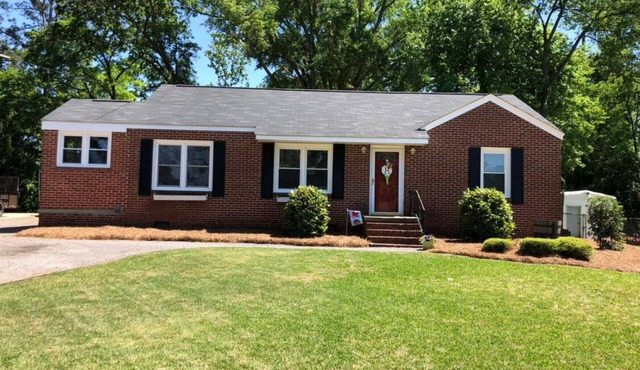 3-bedroom house in terrific Augusta with AC, WiFi. Enjoy a relaxing stay