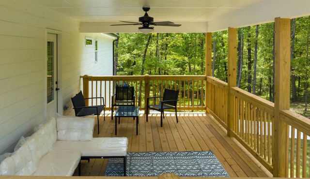 3 BR | Bonus Room | Lake Lanier | 9 Hole Mini Golf Course | Air Hockey, Pac Man, Kids Zone