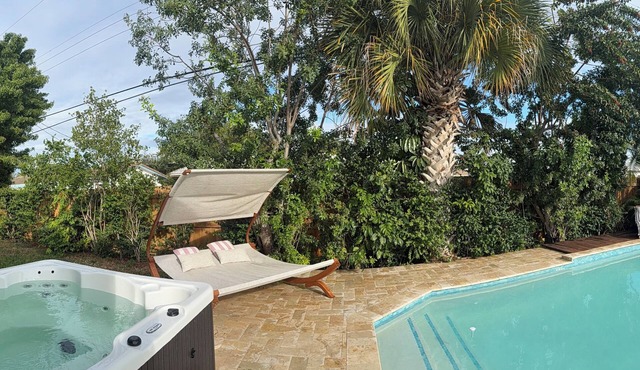 3b2bprivate house with pool and hot tub 1 mile from the ocean in the cove
