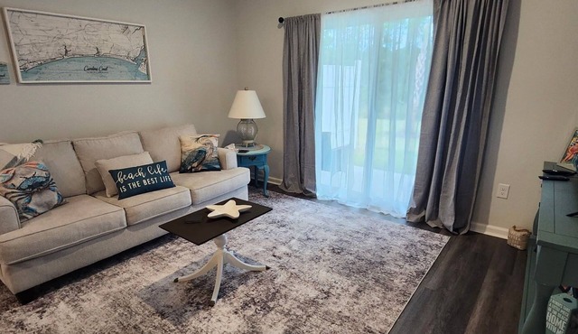 3BR/2.5BA Townhome Sleeps 8, Near Sunset and Ocean Isle Beach