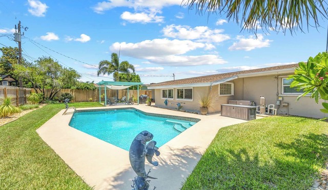 3BR home w/pool & BBQ grill