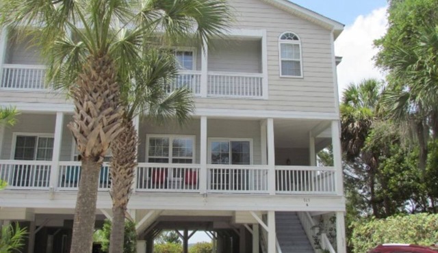4 Bedroom/4 Bath Duplex with Spectacular Marsh Views