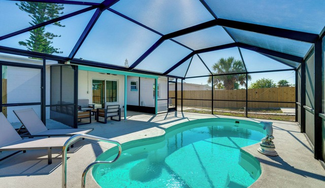 4 Mi to Beach! Sleek Getaway in Port Charlotte