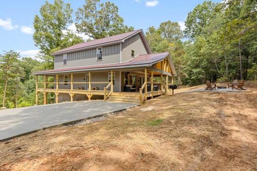 5 Bedroom Huge Luxury Cabin Perfect for Family Getaway