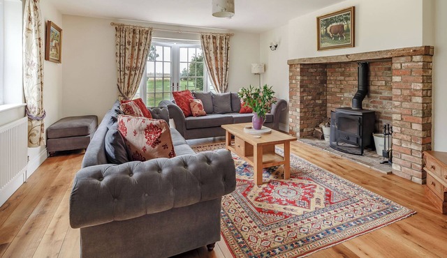 6 bedroom accommodation in Stretham, Ely