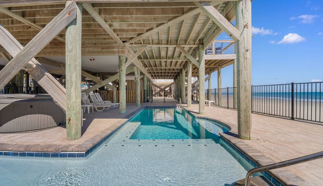 6-Bedroom Beach House w/Private Dock & Pool in Inlet Harbour