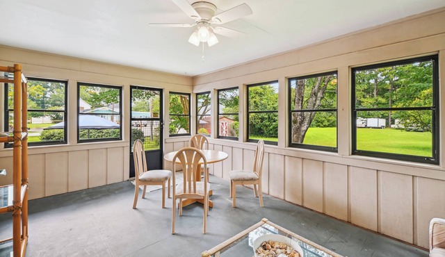 6 Mi to Beach: Myrtle Beach Escape w/Sunroom!
