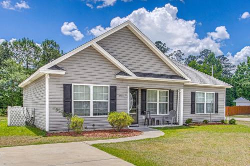 6 Mi to Dtwn Conway! Quiet Family Getaway w/Patio