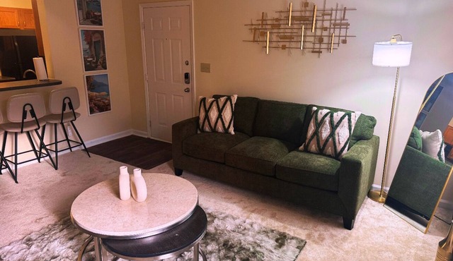 A very clean 1 bedroom apartment located in Cumberland ATl by the braves stadium