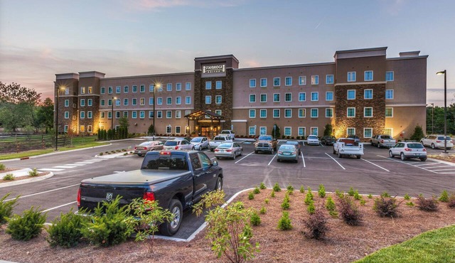 Accessible 1BR Suite w/Kitchen | Free Breakfast