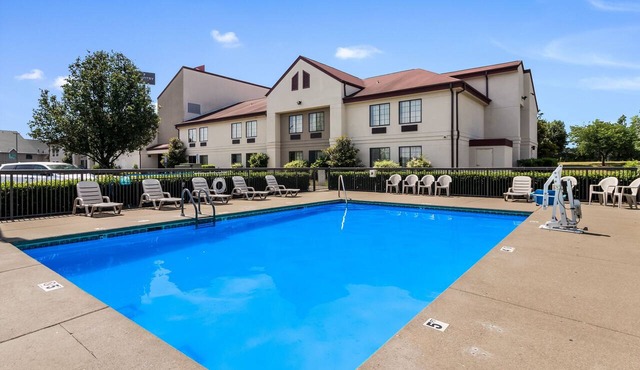 Affordable Family-Friendly Room Near Urban Air Adventure Park | Seasonal Pool