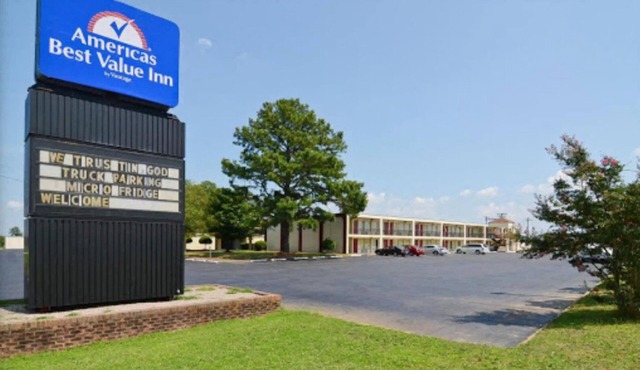 Americas Best Value Inn Wilson - UNIT 13 ONE BED FIRST FLOOR
