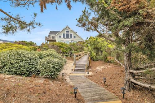 Azohva by Oak Island Accommodations