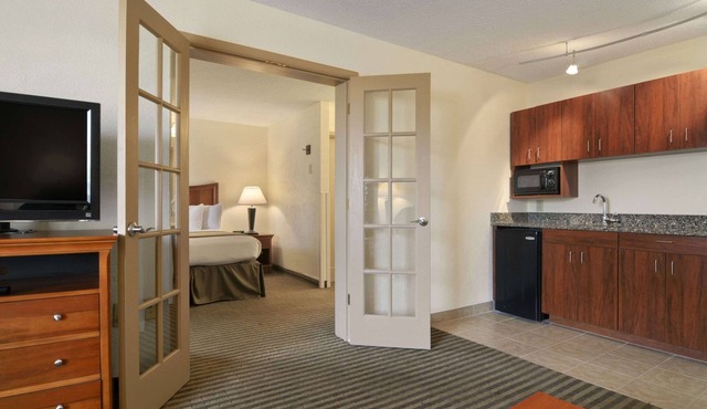 Baymont by Wyndham Macon I-75