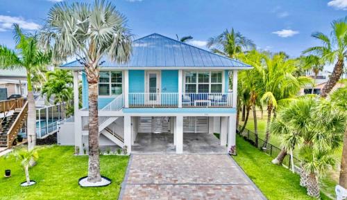 Beach Bound - 2025 Luxury Build - Walk to Beach & Town