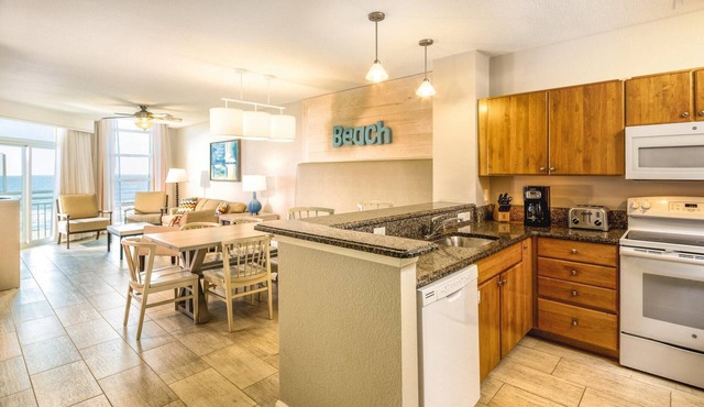 Beachfront Ocean Boulevard Resort 3-Bedroom Suite + Amenities